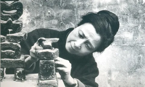 Điềm Phùng Thị và những dấu ấn trên bản đồ nghệ thuật điêu khắc quốc tế