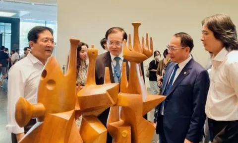 Bức tranh sinh động về đời sống điêu khắc Việt Nam