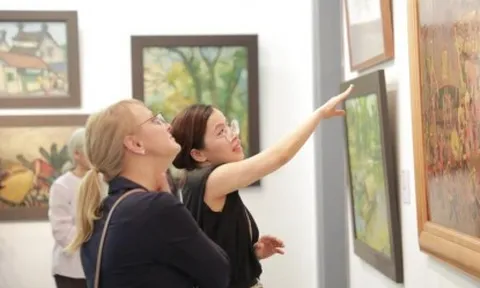 Trải nghiệm xem triển lãm tranh bằng công nghệ đồ họa chuyển động