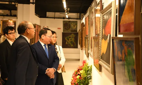 Khai mạc “Quảng bá tuyên truyền, thương hiệu sơn mài Việt Nam – Triển lãm tranh, sản phẩm sơn mài” tại Paris-Cộng hòa Pháp