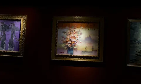 JEAN VOLANG (1921–2005) – SẮC HOA VÀ HÌNH BÓNG THIẾU NỮ TRONG MỘT KHÔNG GIAN Á ĐÔNG RỰC RỠ