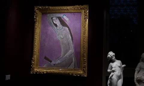 NGUYÊN KHAI (SN. 1940) – VẺ ĐẸP THANH TÚ CỦA NGƯỜI PHỤ NỮ TRONG HỘI HỌA