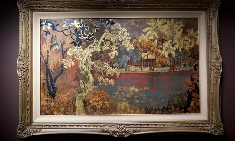 BÊN AO CÁ NHÀ SÀN – VẺ ĐẸP TRẦM LẮNG CỦA SƠN MÀI TRUYỀN THỐNG