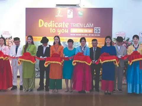 TRIỂN LÃM TRANH HỌA SĨ HÀN QUỐC JAKKA JANG TẠI HÀ NỘI NGÀY 13-4