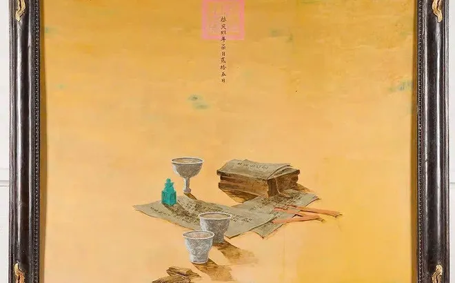 TĨNH VẬT TRÊN NỀN VÀNG – BIẾN TẤU SƠN MÀI HIỆN ĐẠI MANG HƠI HƯỚNG CỔ ĐIỂN