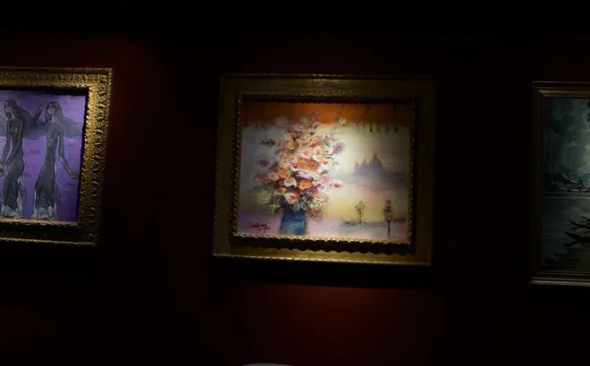 JEAN VOLANG (1921–2005) – SẮC HOA VÀ HÌNH BÓNG THIẾU NỮ TRONG MỘT KHÔNG GIAN Á ĐÔNG RỰC RỠ